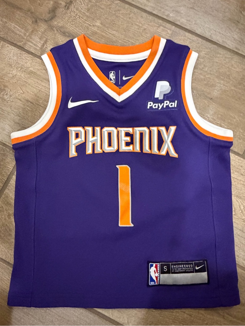 Nike Devin Booker Phoenix Suns Swingman Icon Edition jersey kids size 4